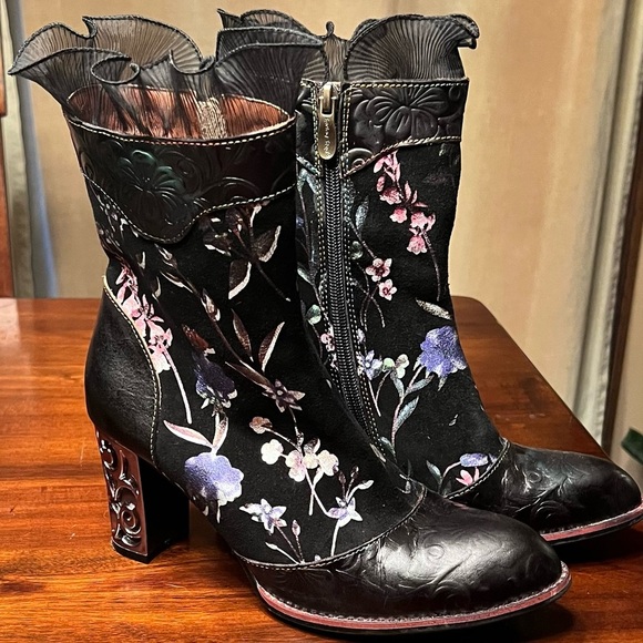 L'artiste Shoes - GUC L'ARTISTE Gaga Mid-Calf Leather Boots in Black & Multicolor size 39